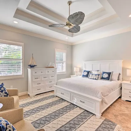 Coastal Naples Getaway ~ 2 Mi to Beaches!
