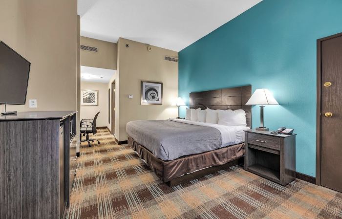 Quality Inn Roseville-Detroit North