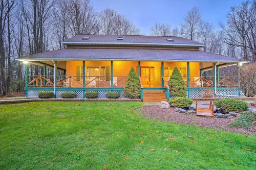 Spacious Oneida Retreat w/ Game Room! Hotels in Verona