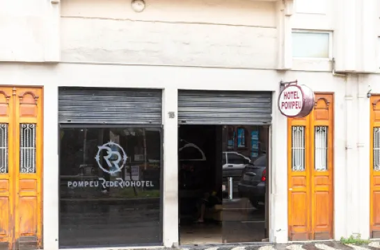 Pompeu Rio Hotel Отели рядом со станцией São Francisco Xavier