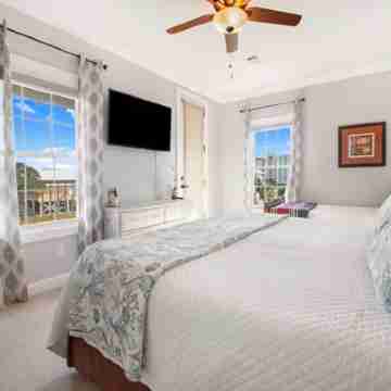 Best Hidden Location on Paradise Island. Walking Distance from Beach Rooms