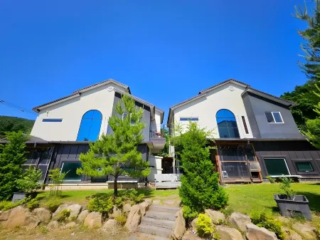 Poam Mountain Pool Villa Pension