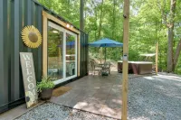Tiny Home w/ Hot Tub by Mohican State Park! Hotels in Hanover Township
