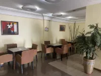 Hotel Marjorie `Y` - breakfast