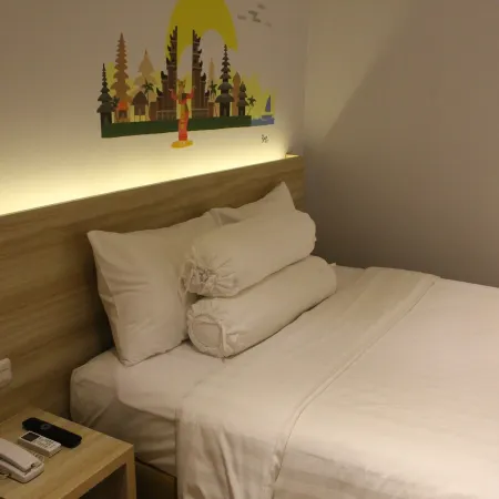 Central Front One Inn Jakarta Airport
