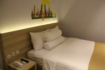 Central Front One Inn Jakarta Airport Отели рядом с достопримечательностью «Soekarno-Hatta Statue»