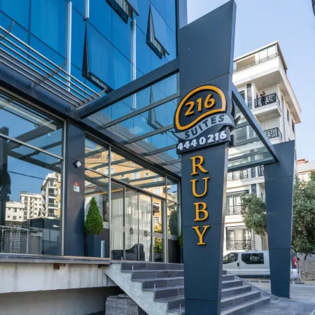 216 Ruby Suite Отели рядом с достопримечательностью «Малтепе»