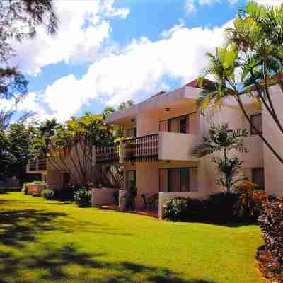 Plum Tree Club Hotel Exterior