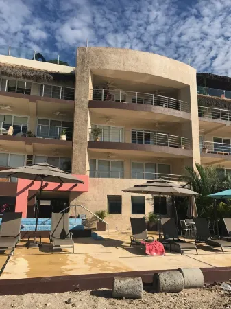 Perfect surfer getaway and family friendly beachfront condo Отели рядом с достопримечательностью «Punta Mita Transfers»