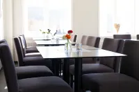 Sjøholt Sommerhotell Bed&Breakfast - breakfast