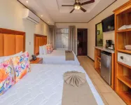 Hotel & Spa Poco a Poco - Costa Rica فنادق في مونتيفيردي