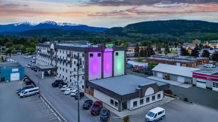 Quality Inn Sunshine Suites Отели в г. Kitimat-Stikine E
