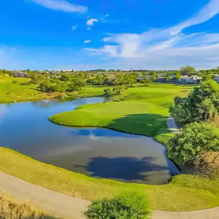 2 Bed in Gorgeous Golf Estate Отели рядом с достопримечательностью «Торговый центр Northgate»