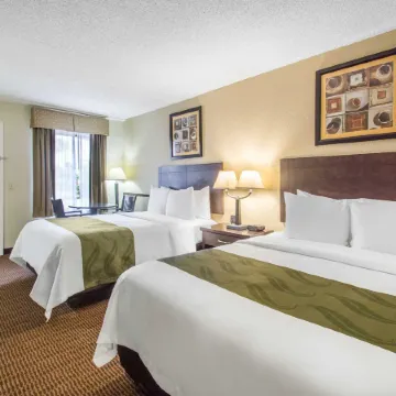 Quality Inn Daytona Speedway - I-95 Отели рядом с достопримечательностью «Выставочный и конгресс-центр Ocean Center»