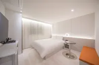 Gyeongsan Jinliyang Glam Hotel (Glam)