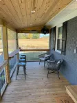 Charming 2-bedroom bungalow in Smithfield with AC, WiFi, washer and dryer