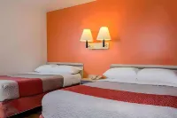 Super 8 by Wyndham Turlock Hotels in Turlock