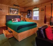 Charming cabin with AC and WiFi in delightful Two Harbors