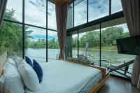 The Tryst River Kwai Hotel in zona Wat Thung Masoeyo