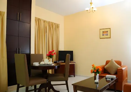 New Royal Palace Hotel Apartment Отели рядом с достопримечательностью «Побережье моря»