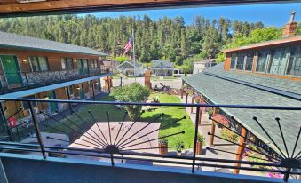 Cedar Wood Inn