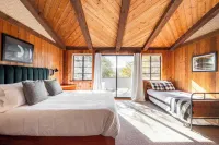 Cathedral by AvantStay Charming Secluded Estate w Sauna Pool Table Views of the Rolling Hills Hotels in Templeton