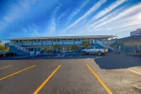 Sunrise Inn by OYO Titusville FL - 주차장