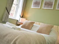 York Hall Apt - 4-Star