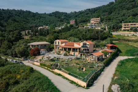 Rainbow apartment B, Pelekas beach, 40 meters from the sea