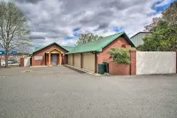 Lakefront Gem w/ Docks on Central Ave - Country Houses