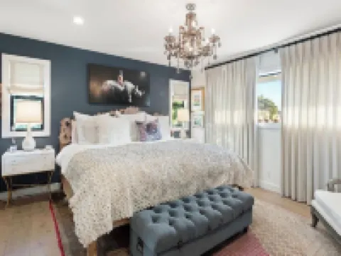 Take it easy at this unique and tranquil getaway. Hotels in Solana Beach