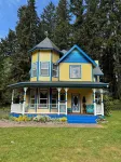 The Sirens Hideaway a charming Victorian Farmhouse