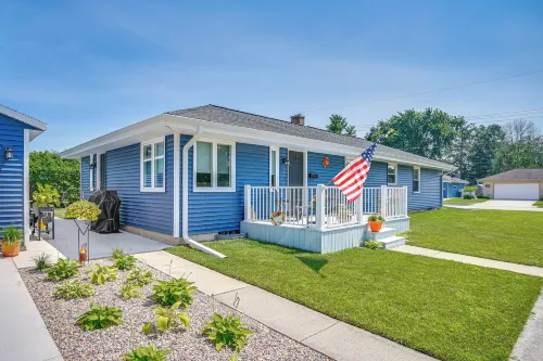 2 Mi to Lake Michigan Family-Friendly Home - 3-Star