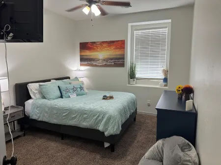 Private Swim Up Oasis, Hot Tub, Game Room, 100” TV