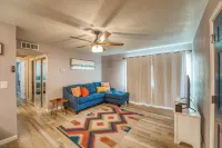 2Br Sleeps 6 Pool BBQ Gym Hot Tub & Bar Hopping!