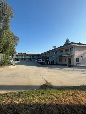 All 8 Motel Hotels in Azusa