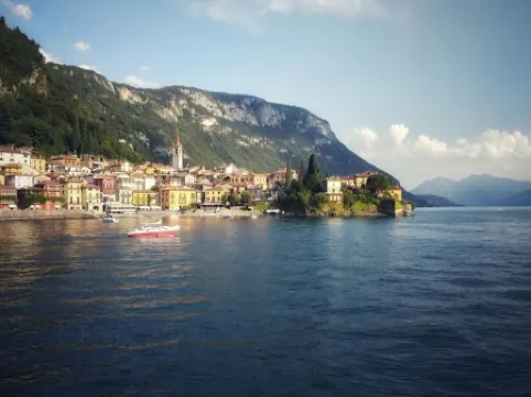 Renovated, amazing lake view