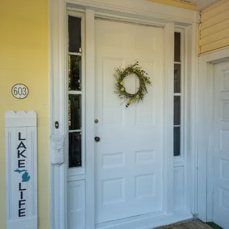 Historic Silver Beach house - 1 block from downtown State St.