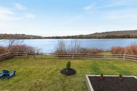 Lakefront home in  Mount Holly, VT near Okemo and Killington