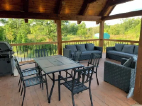 5000 sq ft luxury vacation home with 6 bedrooms 7 bathroom.