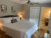 Luxury Retreat: 2 Master Bedrooms, in-Town Highlands, NC-Fireplace & Fiber Optic