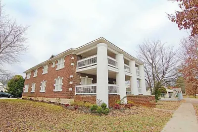 501#A - Historical Downtown w/Modern Amenities! Hotels near Billy Reid