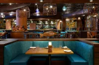 Beach Rotana - bar