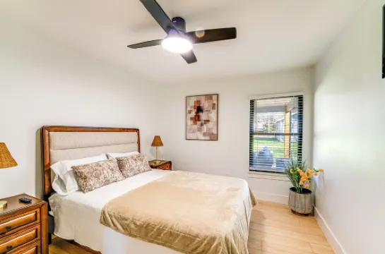 Stylish Irving Retreat w/ Patio & Fire Pit