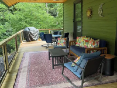 Nick's House on Beautful Cowee Creek Hotels in Cowee