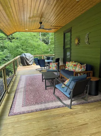 Nick's House on Beautful Cowee Creek Отели в г. Коуи