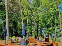 Lake Sam Rayburn Cabin!  DIRECT WATERFRONT! Bring Jet Skies, Boat, Fishing Gear!