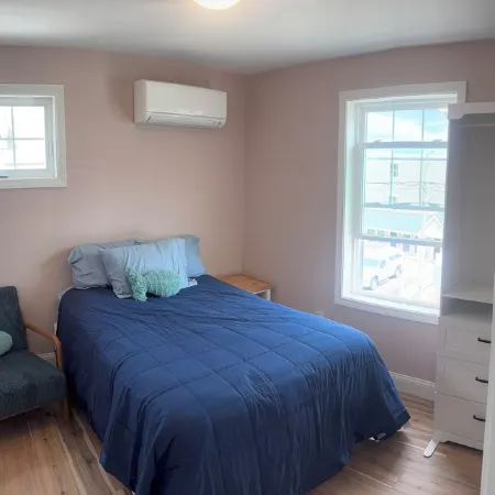 10 Second Walk to Beach:Rare Top Floor Atlantic Ave Pet Friendly Oceanview Condo