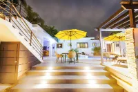 Luxurious 6-bedroom villa with  pool, bar, fire pit in gorgeous St. James Parish