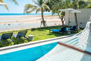 รูปภาพของBeachfront Villa InduBlue .5 En-Suite AC bedrooms .Housekeeper Inc. Private Pool
